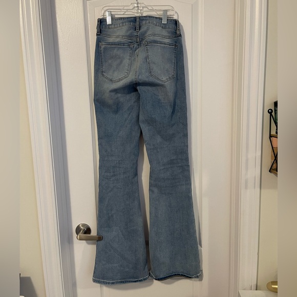 High-Rise Fitting Boot-Leg Jeans - Picture 4 of 6